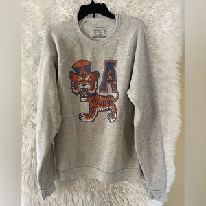 Retro Auburn Tigers Men’s Homefield Crewneck Grey Sweatshirt. Size Medium